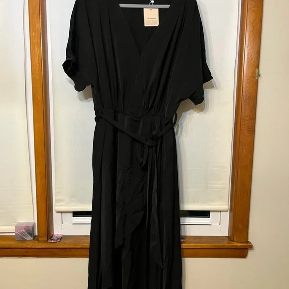 BloomChic Black Midi Wrap Dress - Picture 4 of 6